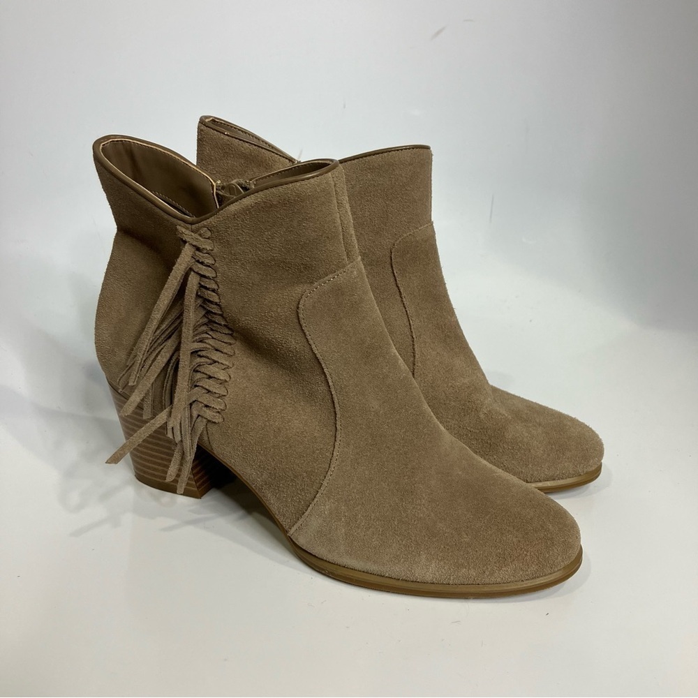 Bass tan suede fringe ankle boots with heel size 6.5